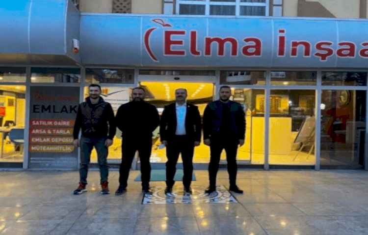 Nihat Çiftçi Elma Ofisinde